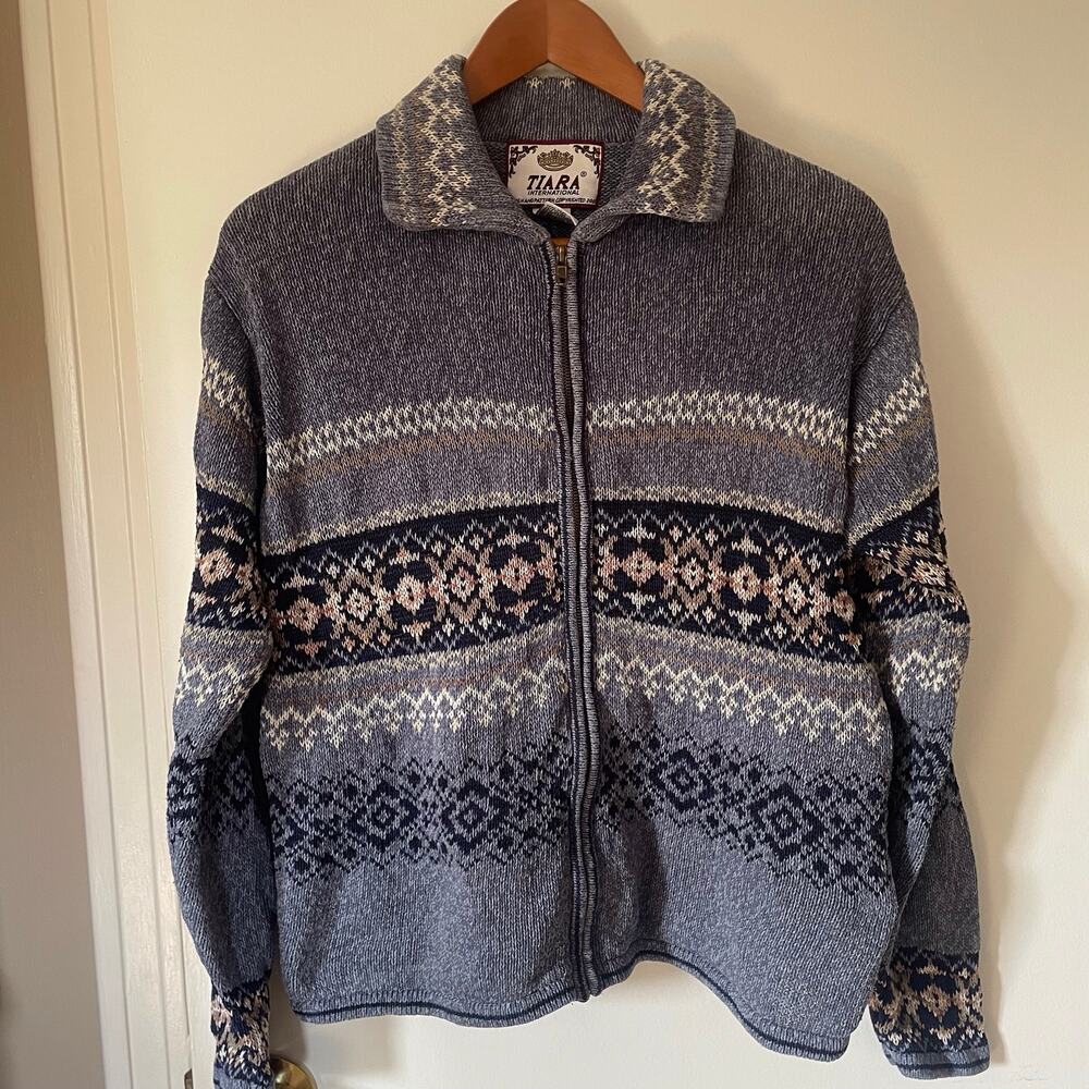 Tiara International 90s Sweater Front Zip Grey Blue Sweater
Grandma Core